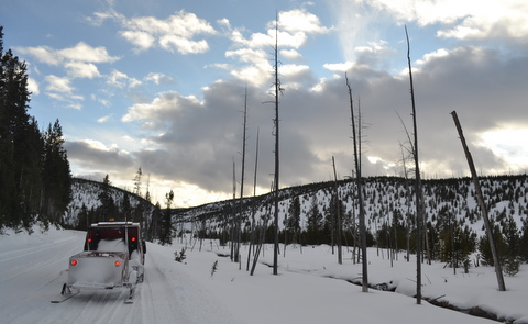 2-24-yellowstone-snow-driving